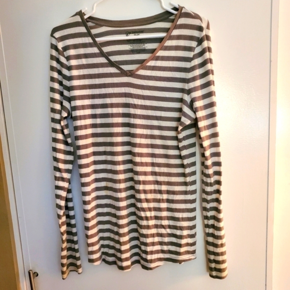 Striped V-Neck Long Sleeve Top Gray.